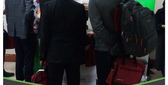 راست چین در چهارمین همایش من طراحم به روایت تصویر